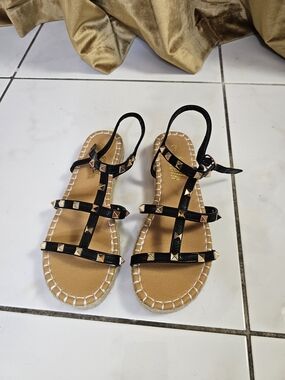 SHEIN Black Pyramid Stud Gladiator Sandals